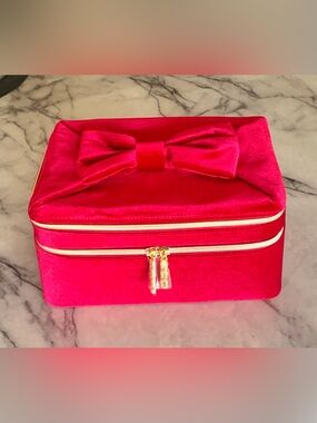 Estée Lauder Red velvet Travel Makeup Pouch with Gold Accent